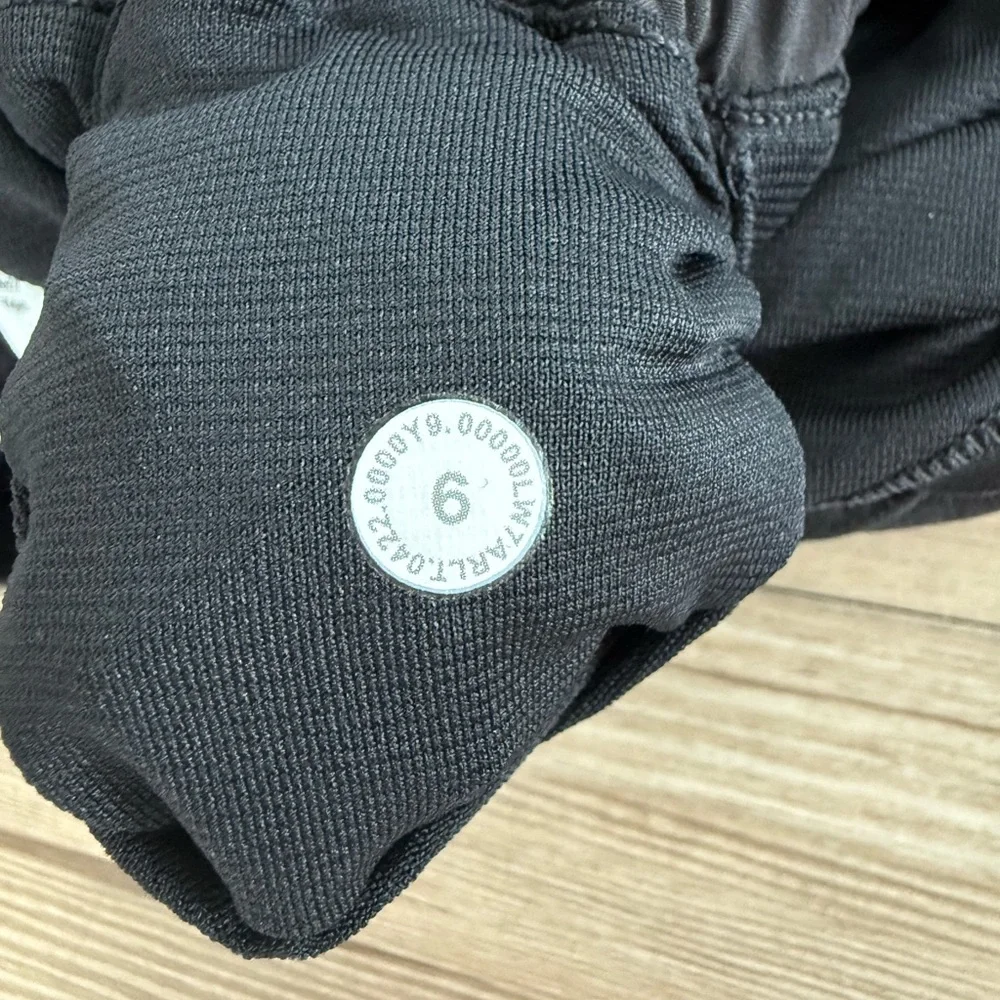 NWT Lululemon Hotty Hot Low Rise Short 4” Lined Size 6 Black LW7ARLT NEW Running - Picture 14 of 14